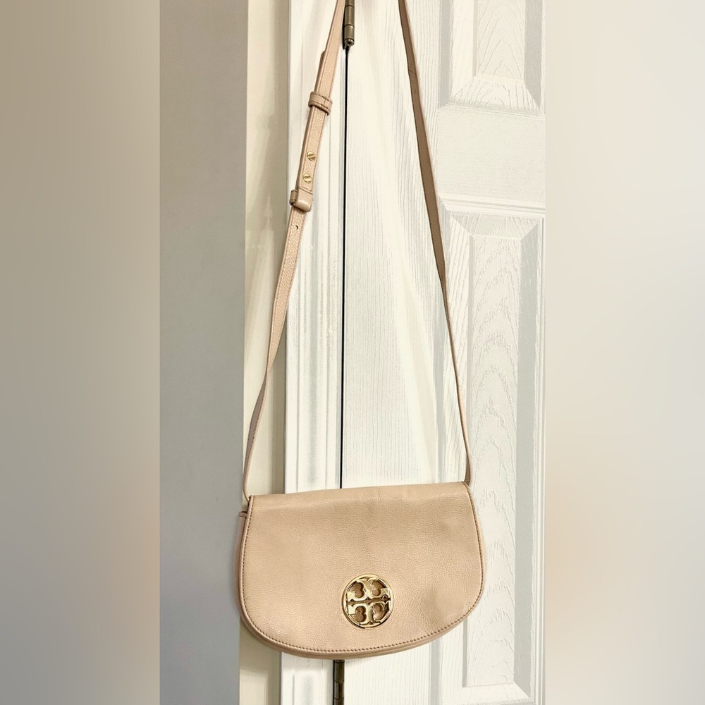 Tory Burch Light Pink Crossbody Bag with Gold Emblem